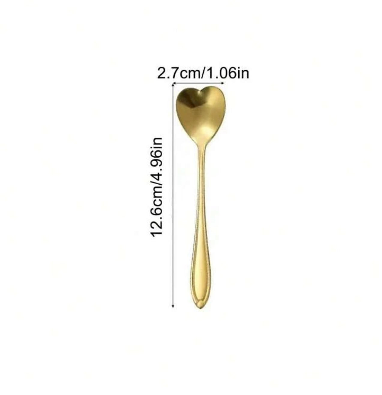 Cuillère dorée en forme de coeur