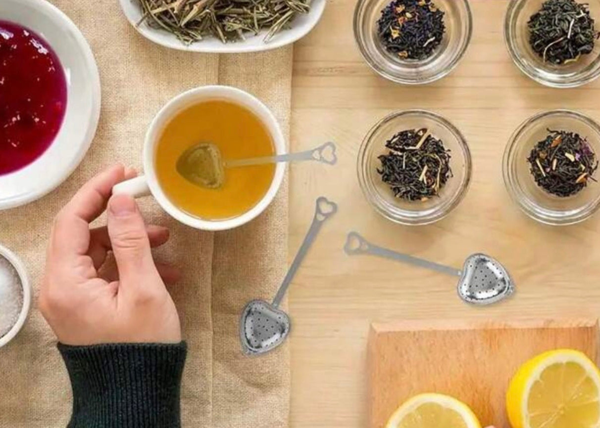 Cuillère Infuseur à Thé en Acier Inoxydable – Cœur Prête à l’Emploi pour Herbes en Vrac
